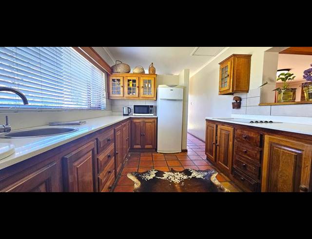 4 BEDROOM HOUSE FOR SALE IN MIDDEDORP